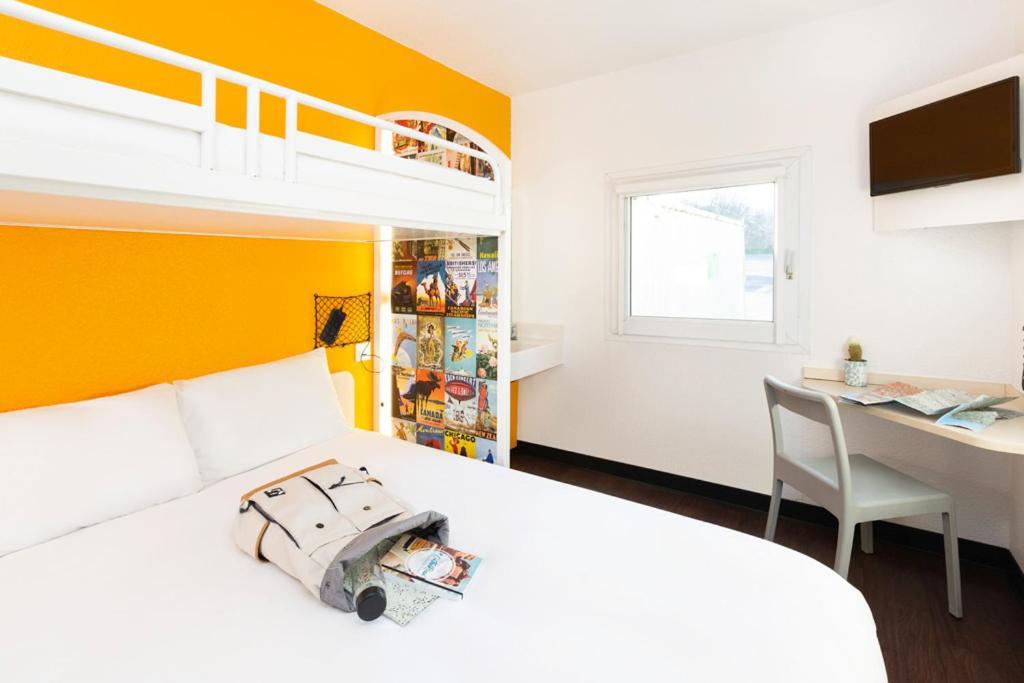 Hotelf1 Frejus Sur Argens Roquebrune-sur-Argens