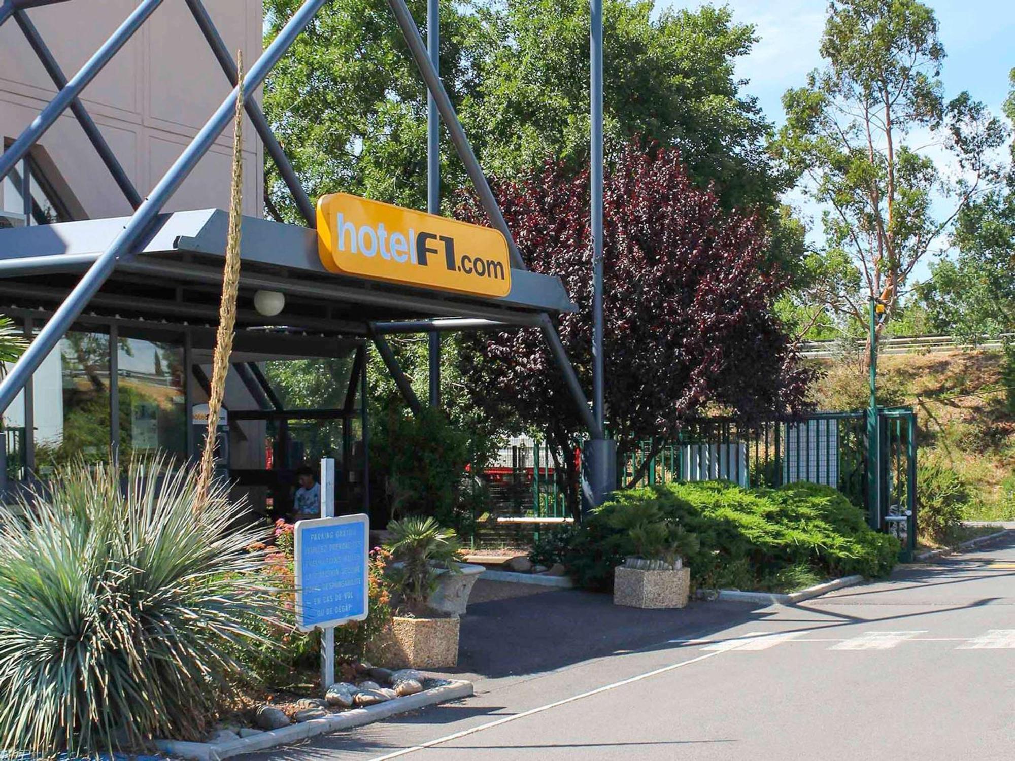Hotelf1 Frejus Sur Argens