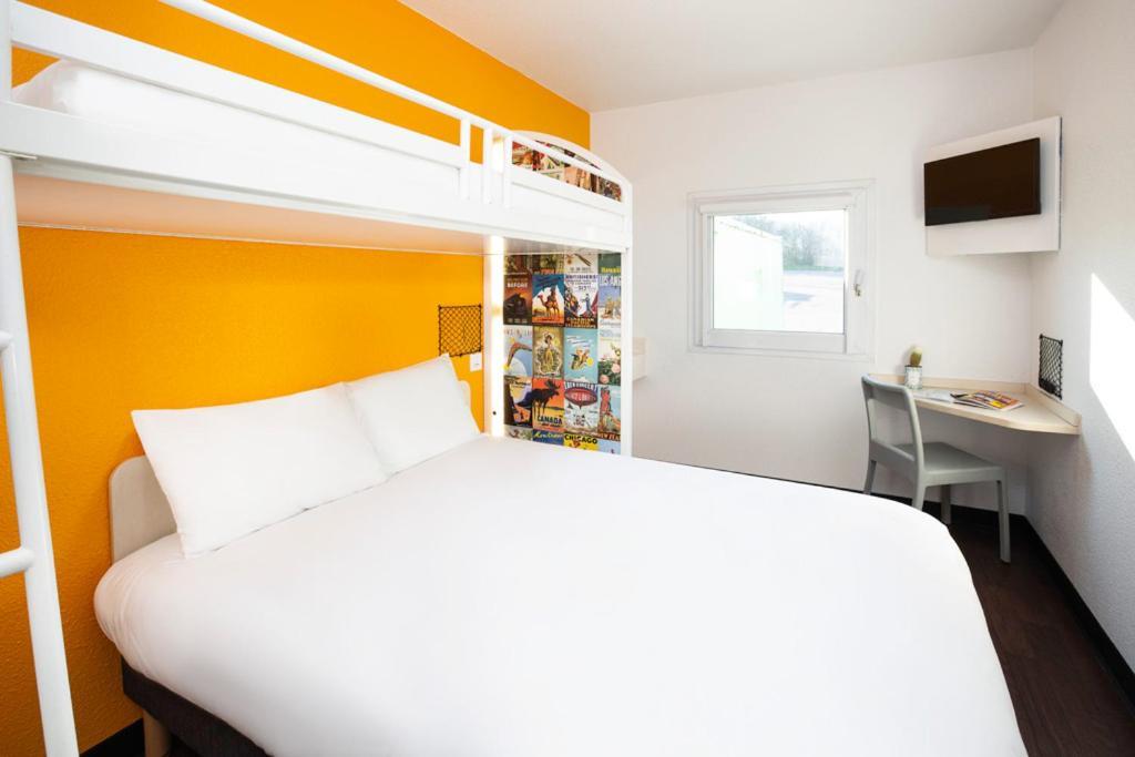Hotelf1 Fréjus Sur Argens Roquebrune-sur Argens